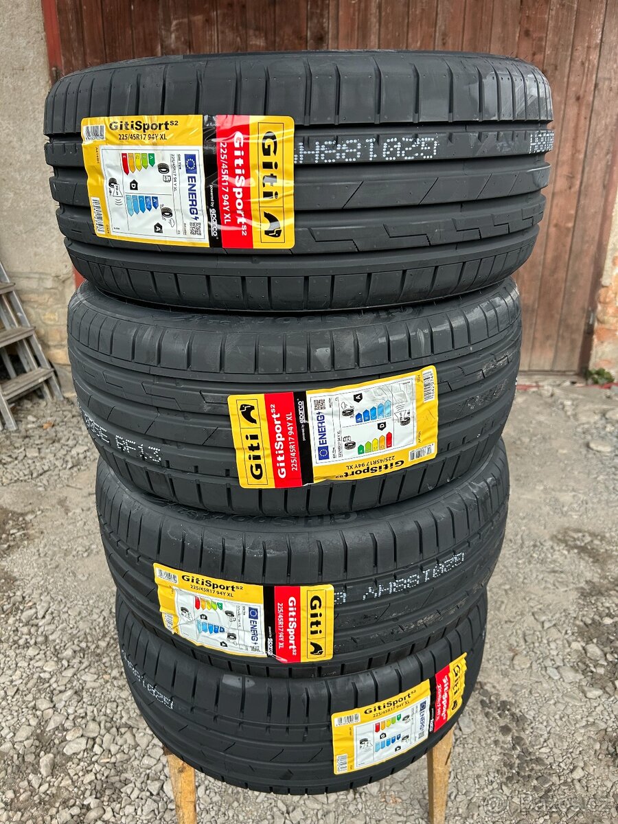 Prodám gumy 225/45/17 nové