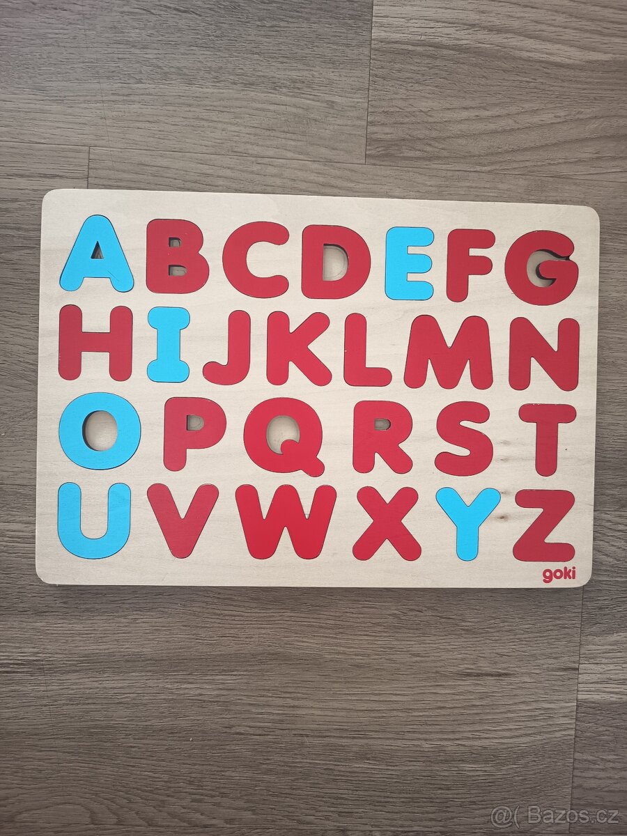 Dřevěná vkládací abeceda Goki