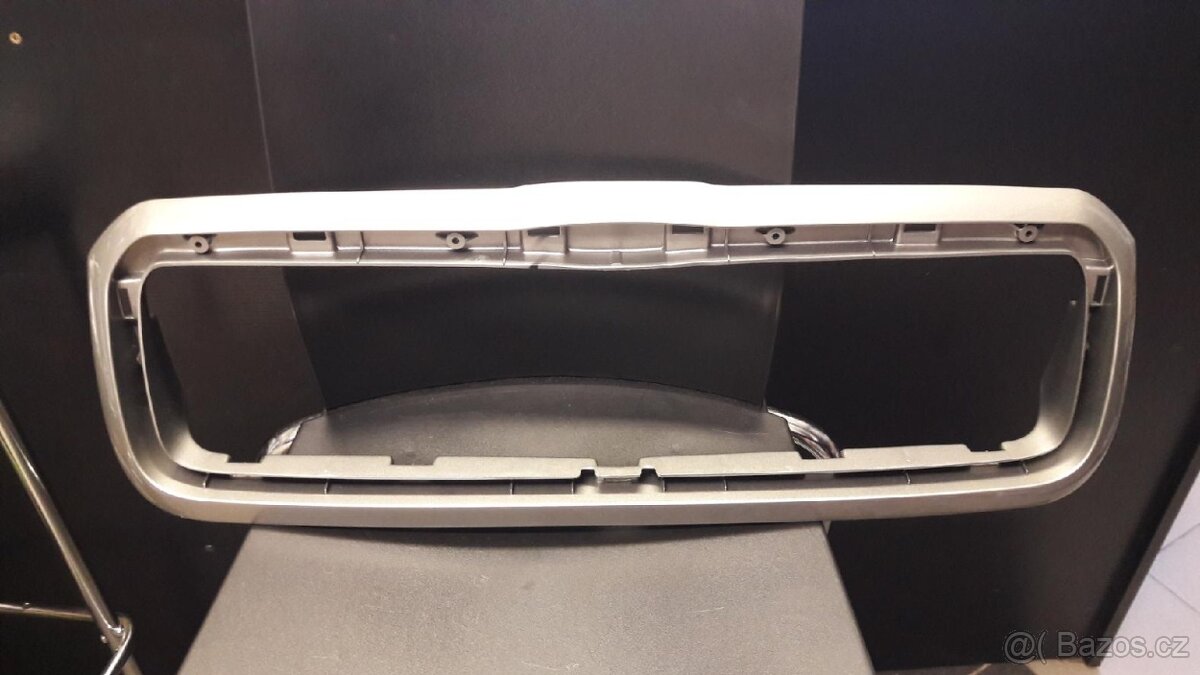 Rámeček masky chladiče Octavia 01-04