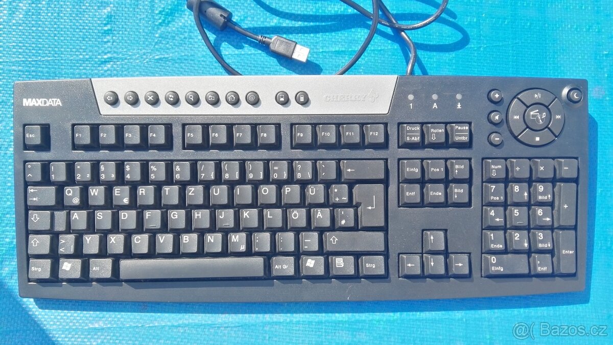 Německá klávesnice Maxdata s němčinou