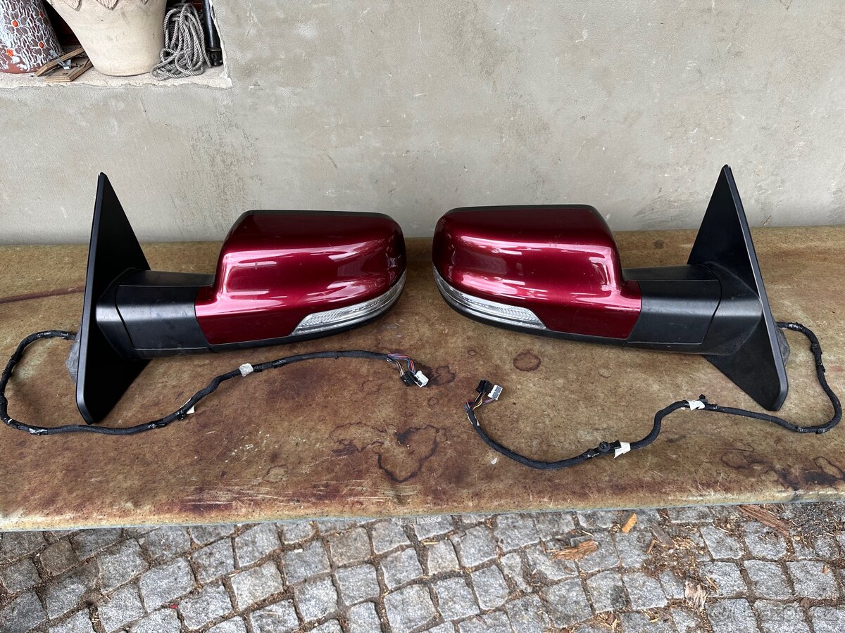 Dodge RAM 1500 DT zrcatka
