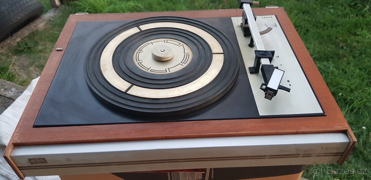 Tesla -Supraphon gramofon