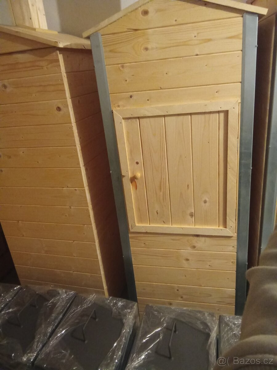 Dřevěná udírna