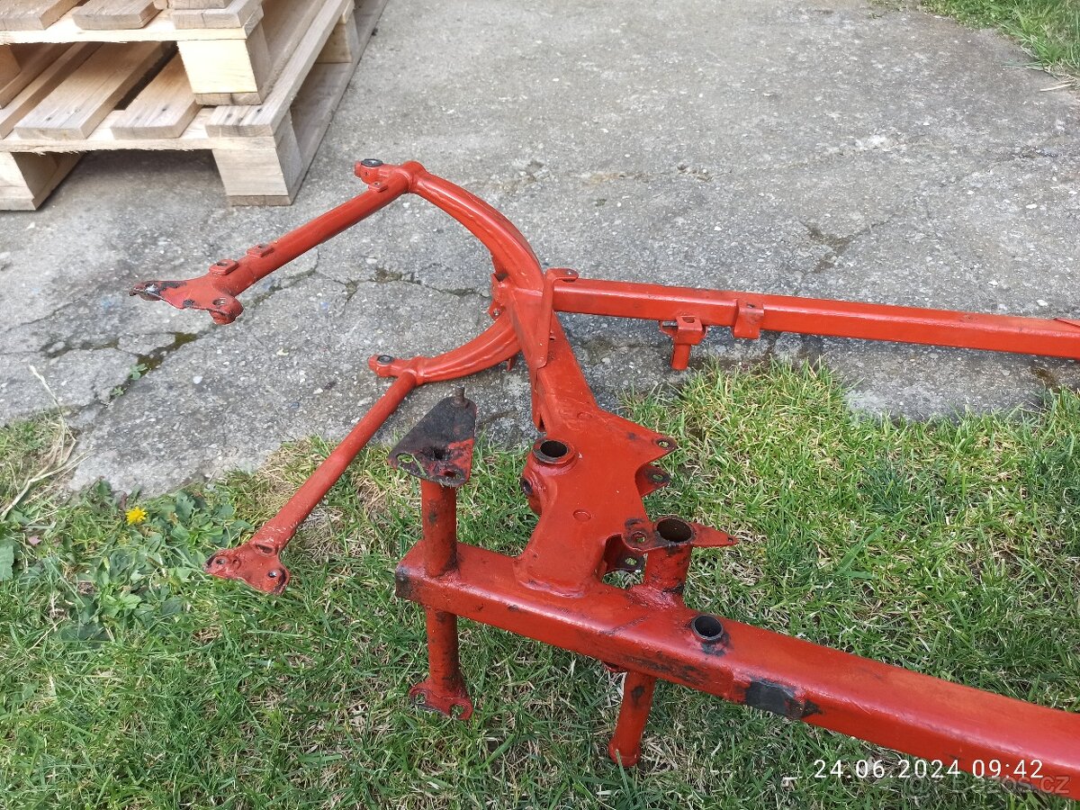 Rám jawa 250 kývačka, adíly