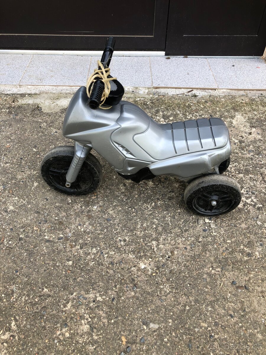 Dětské odrážedlo-motorka