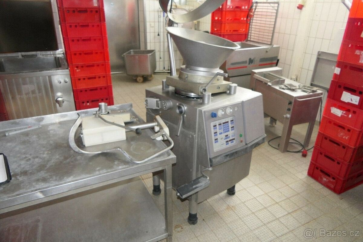 Vakuový plnicí stroj HANDTMANN VF 80, plnička klobás, vakuov