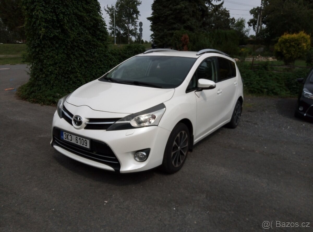 Toyota Verso 2013 /164000km/2.0 Nafta 100% stav/ŠLEVA