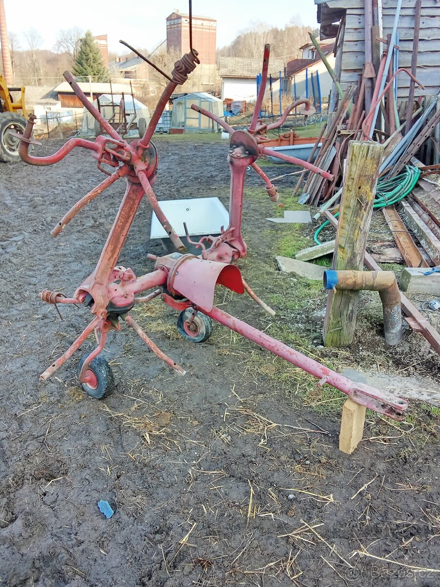 Prodám obracak na náhradní díly nebo na opravu