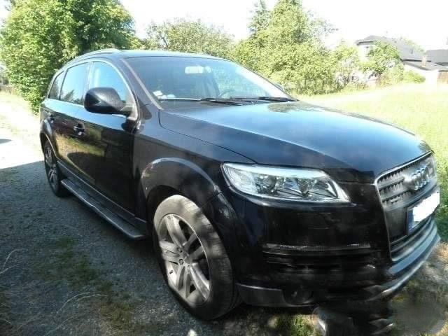 Audi Q7 quattro 3.0tdi