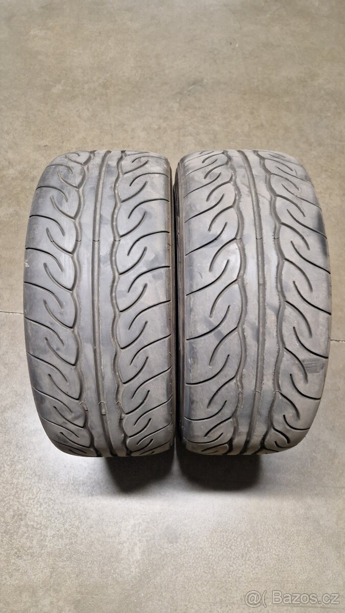 Yokohama Advan Neova AD08RS 215/45 R17