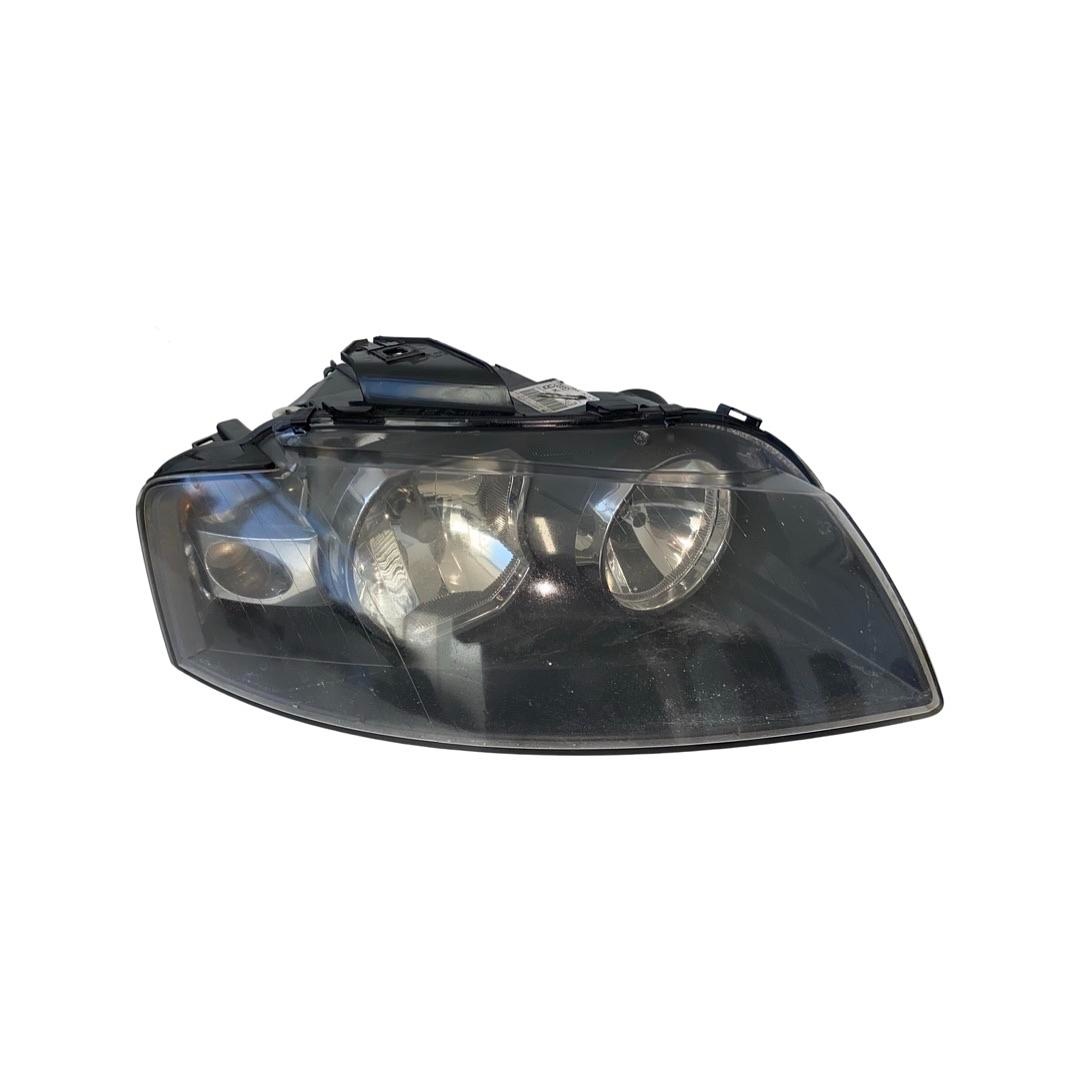 Pravý halogen světlo 8P0941004K Audi A3 8P r.v. 2006