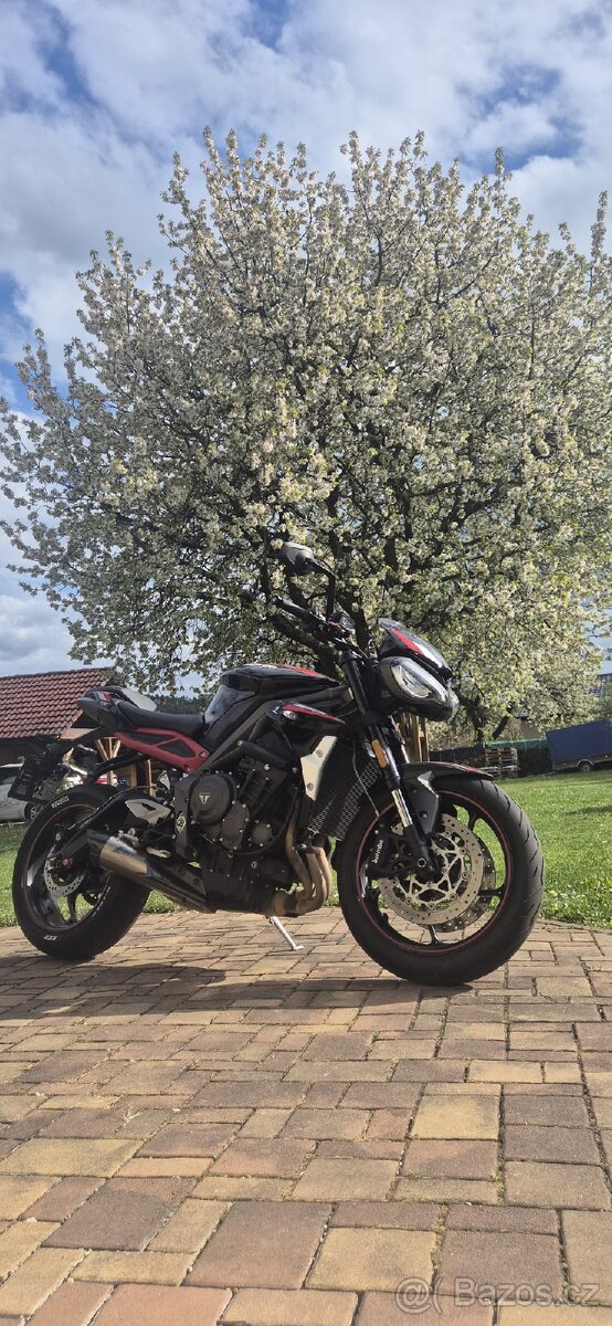 Triumph Street triple 765