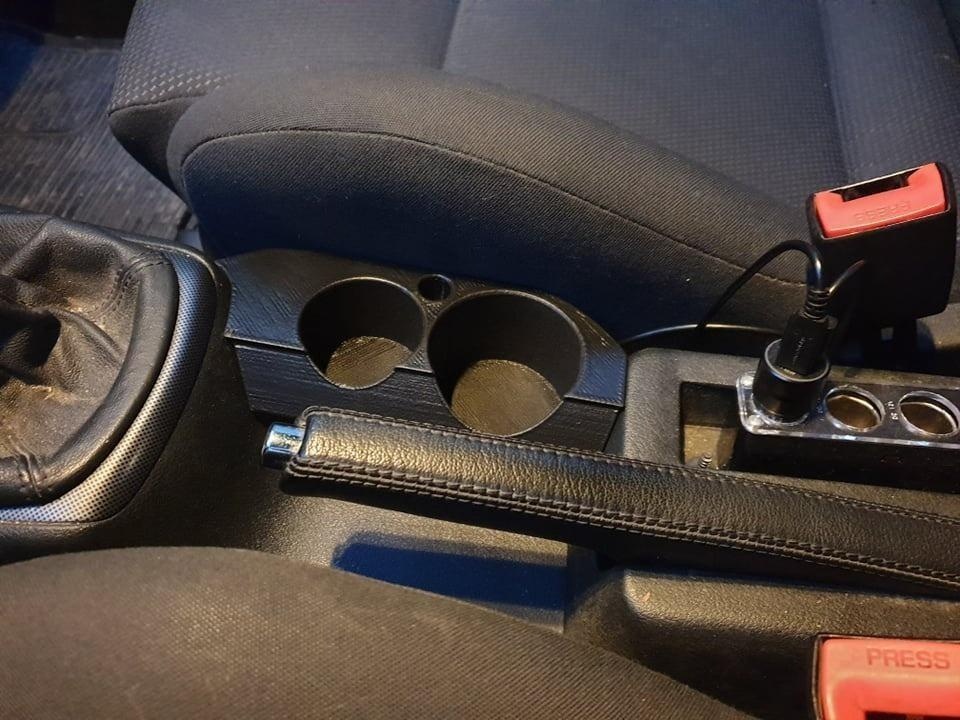 Držák plechovek, kelímků - Držák na nápoje - Škoda Octavia 1