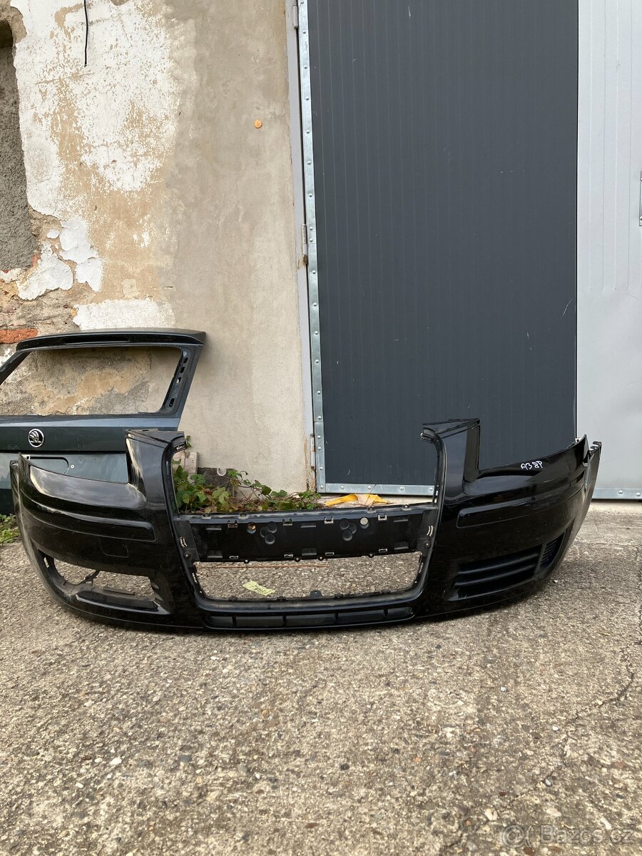 predni naraznik audi a3 8p 04-08 cerny