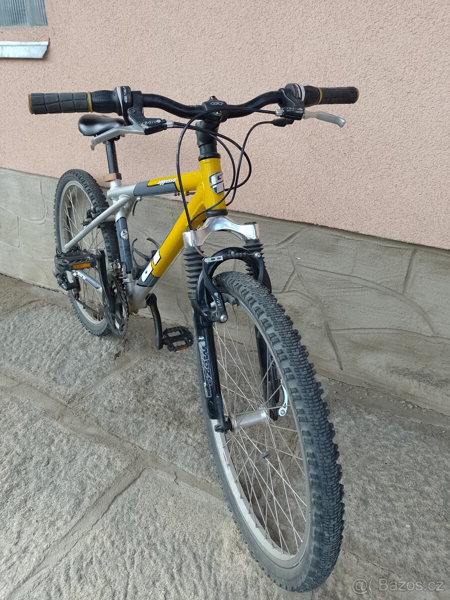 Juniorské horské kolo GT AGRESSOR 24