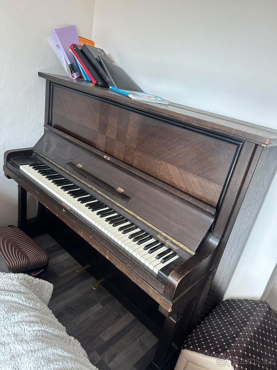 Kvalitní piano v dobrém stavu