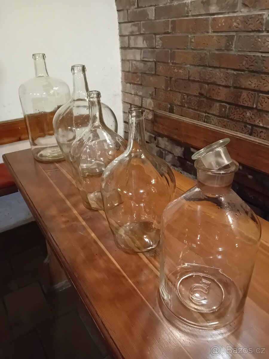 demižony 10 a 5 litrů