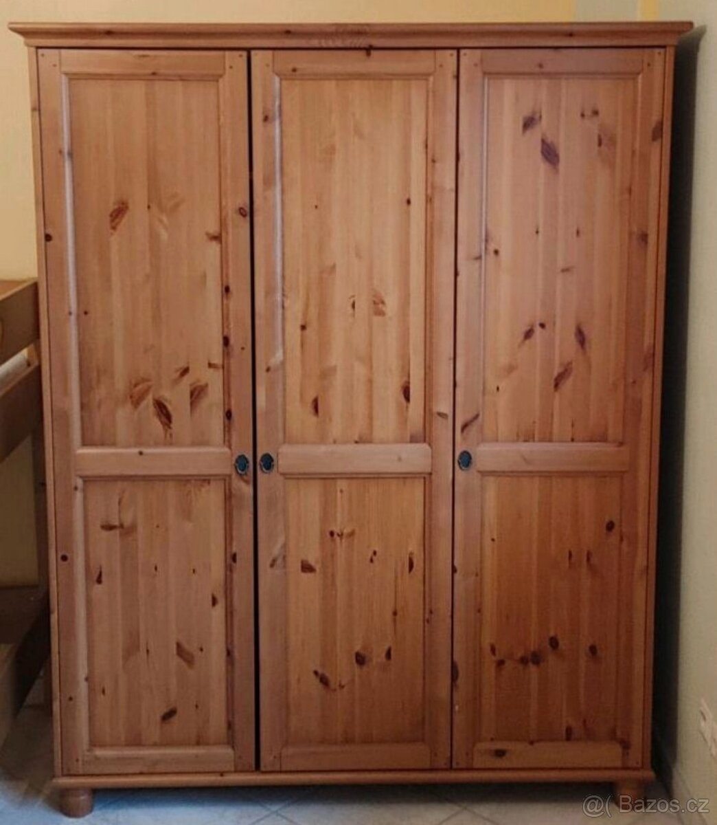 Ikea Leksvik antik šatní skříň