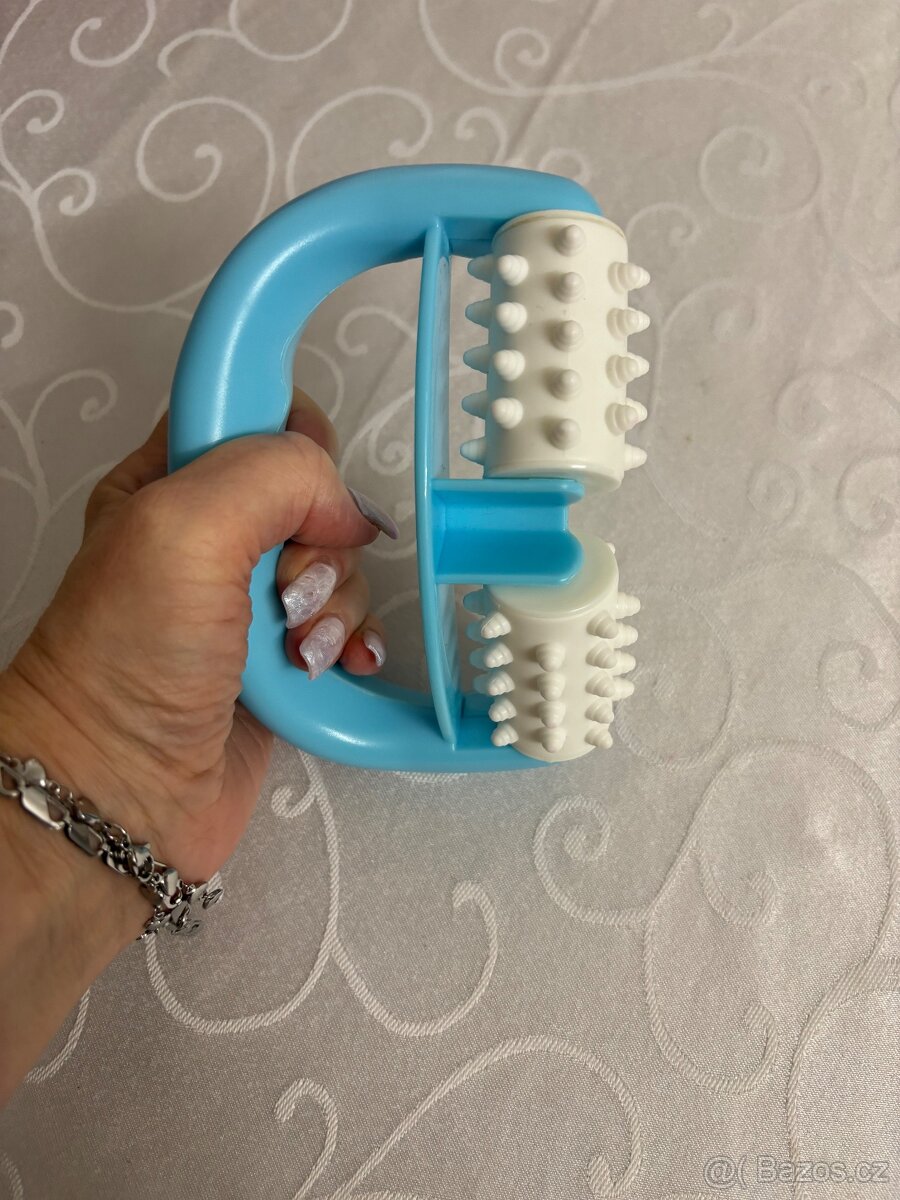 Masazni  pomucka proti celulitide novy