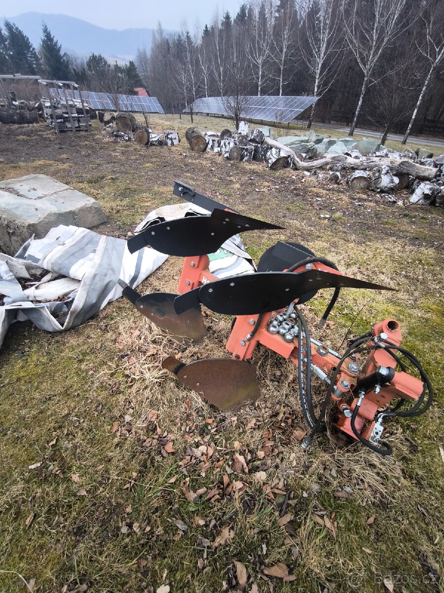 PON2-300H Dvojradličný obracecí nesený pluh