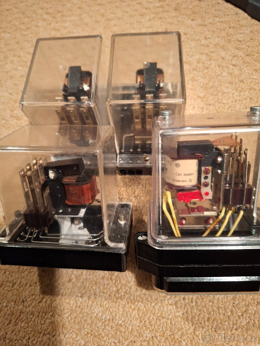 Spínací relé RP90