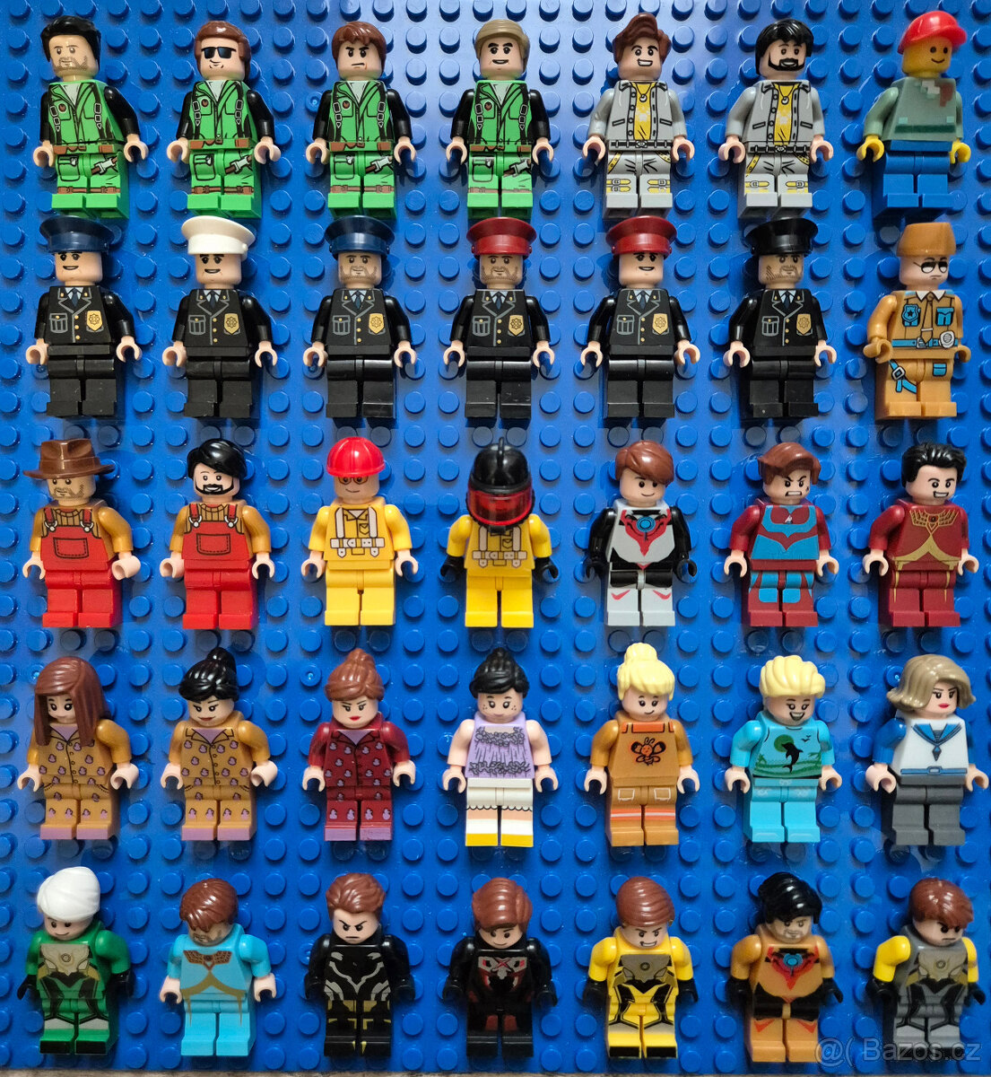 35 minifigurek/panáčků, mix LEGO a kompatibilních