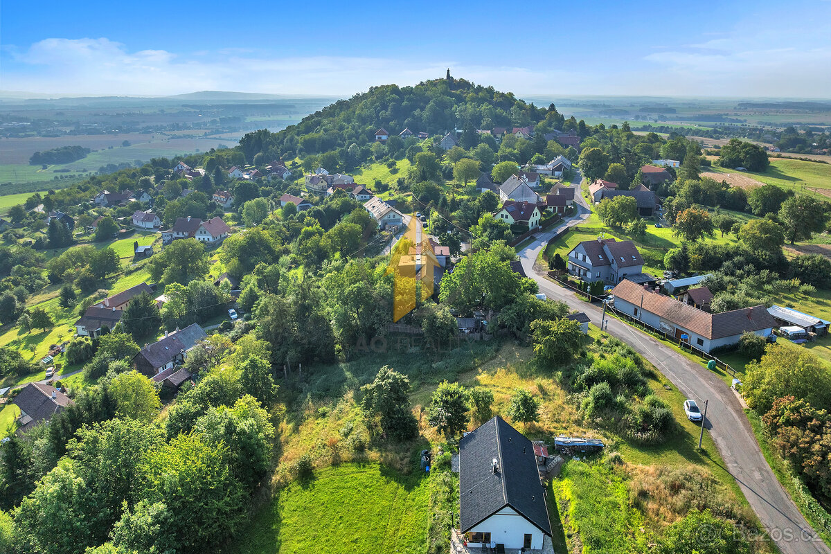 Prodej stavebního pozemku 1007 m² – Podhradí u Jičína