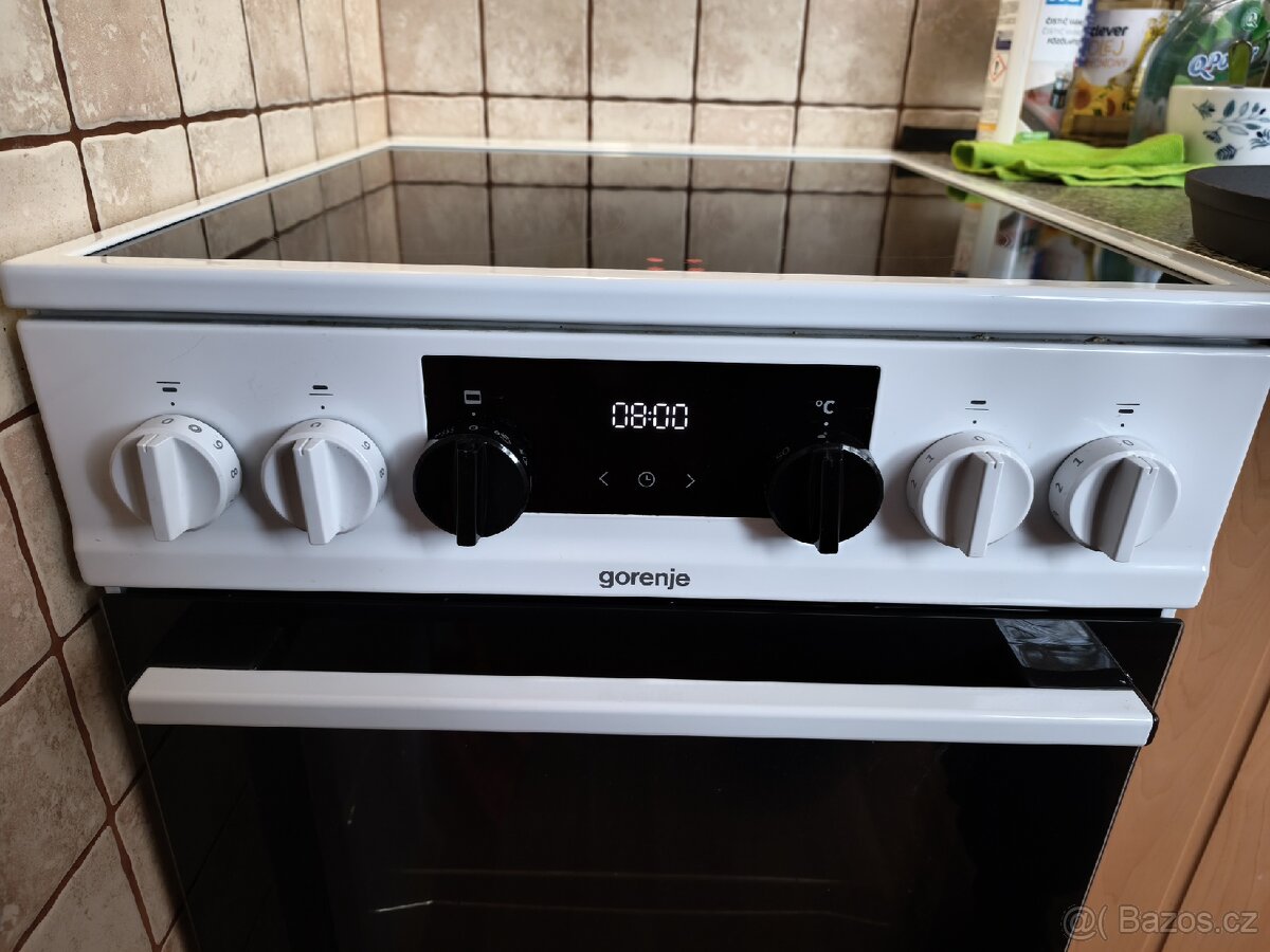 Sklokeramický sporák Gorenje, stejný jako Mora