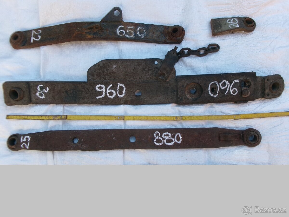 prodám šavle na traktor, sedačky, disky kol, kulové závěsy..