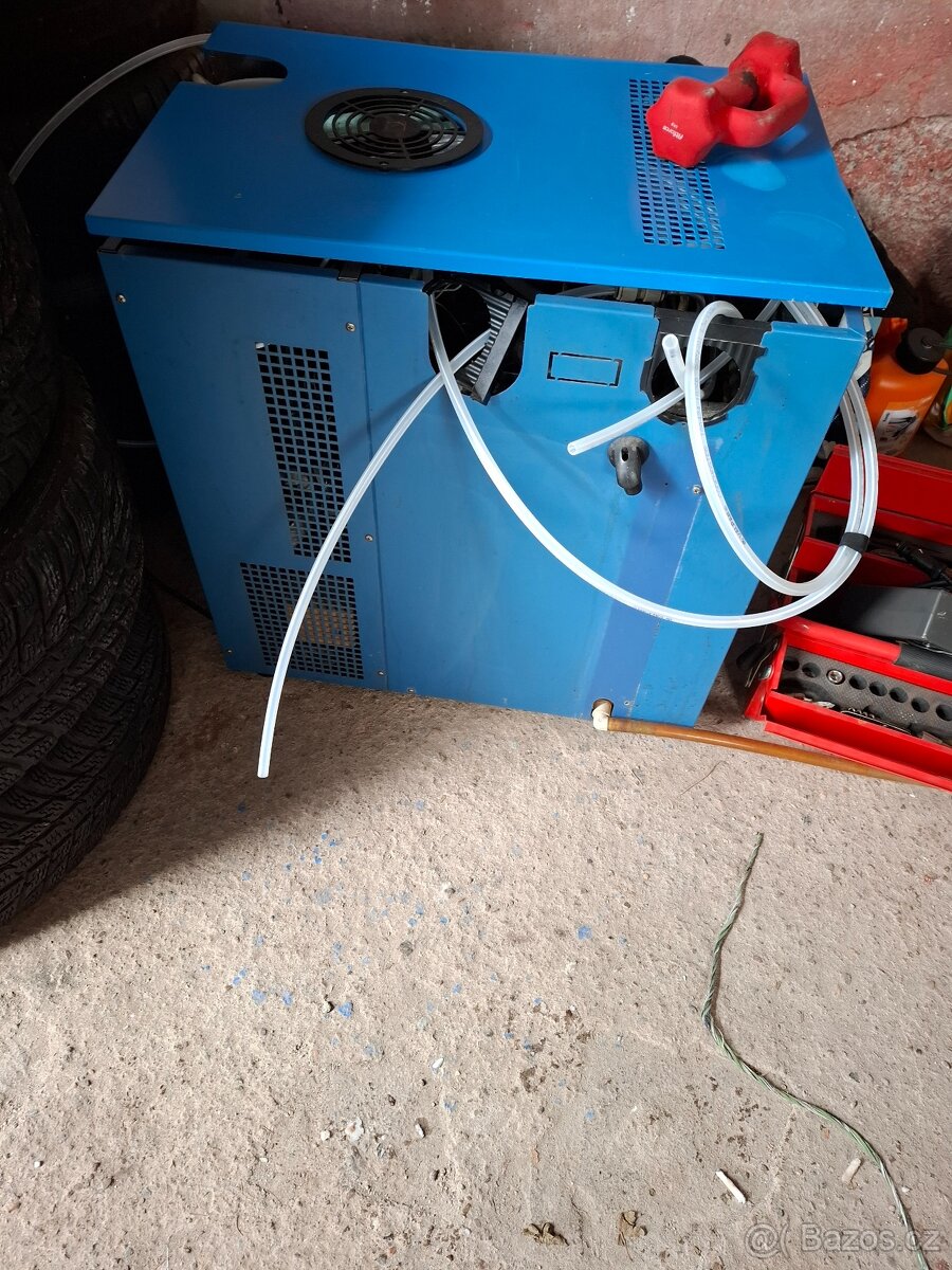 Chlazení + pípa a kompresor