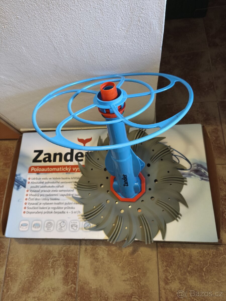 Bazenový vysavač Mountfield Zander.