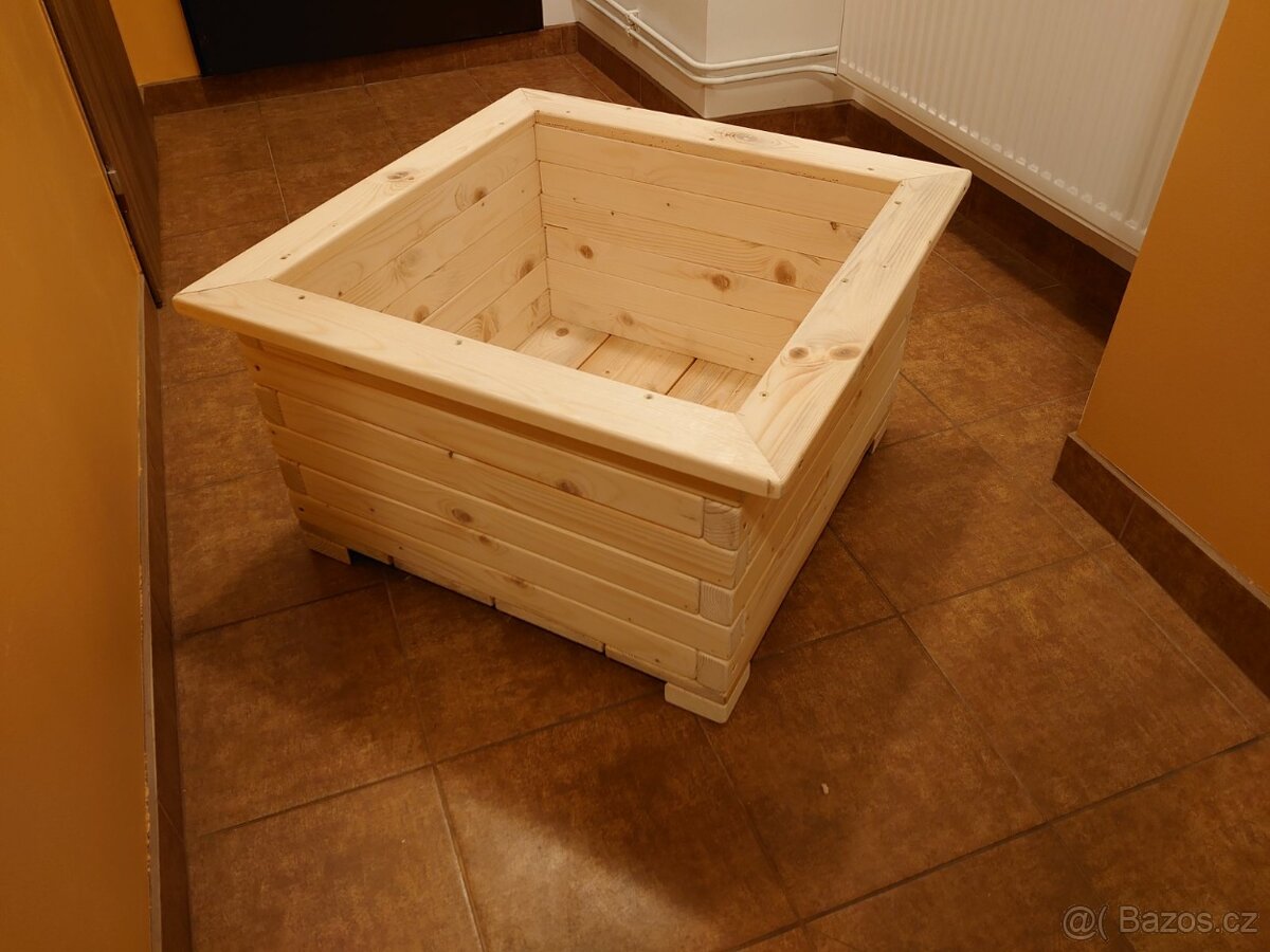 Masivní dřevěné květináče s límcem v42xs72xhl72cm