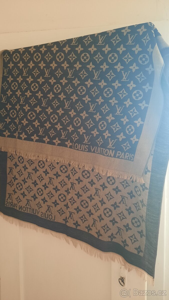 Louis Vuitton šála