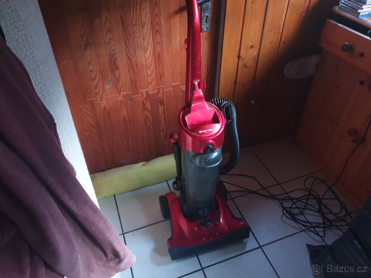 Rotační vysavač Trion