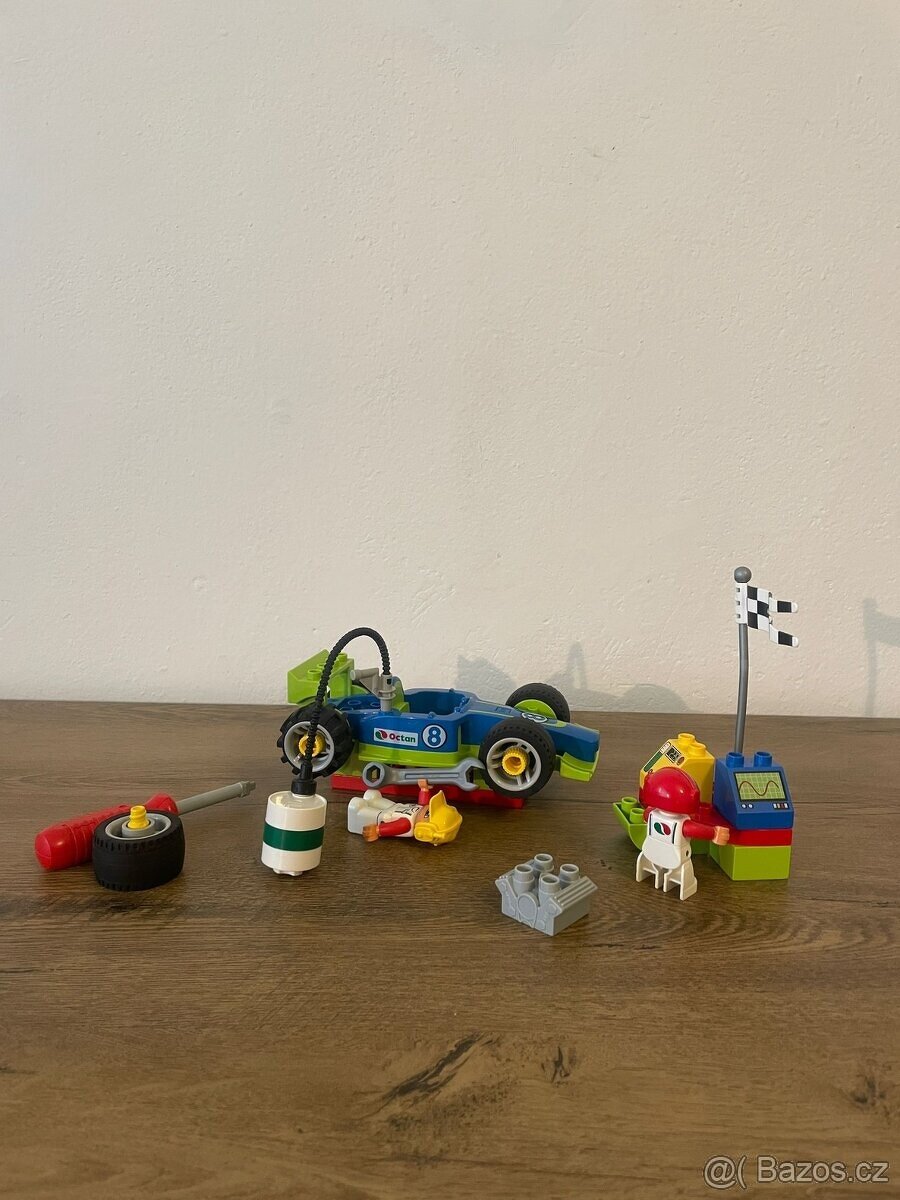 Lego Duplo pit stop