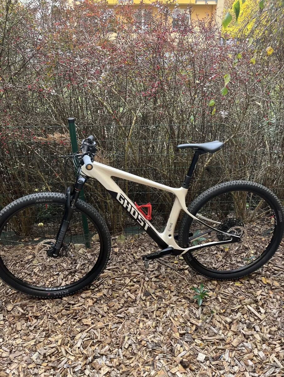 Horké kolo Ghost Lector