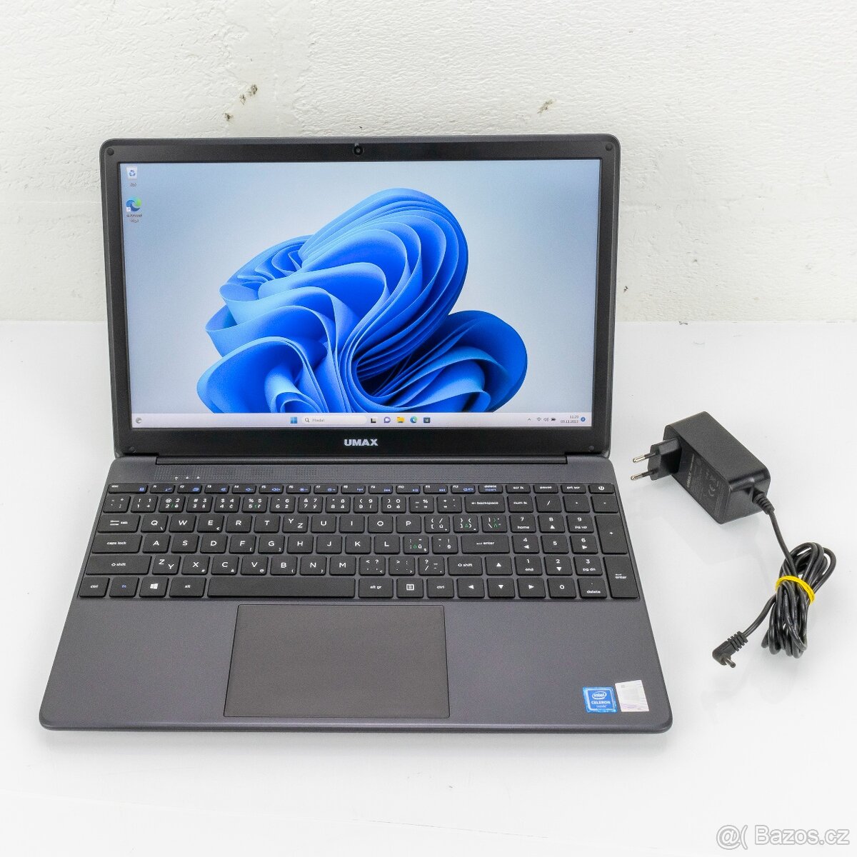Notebook UMAX VisionBook N15R /24128/