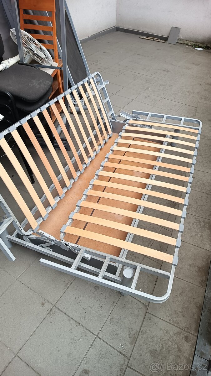 IKEA sedačka/postel s matracem a roštami