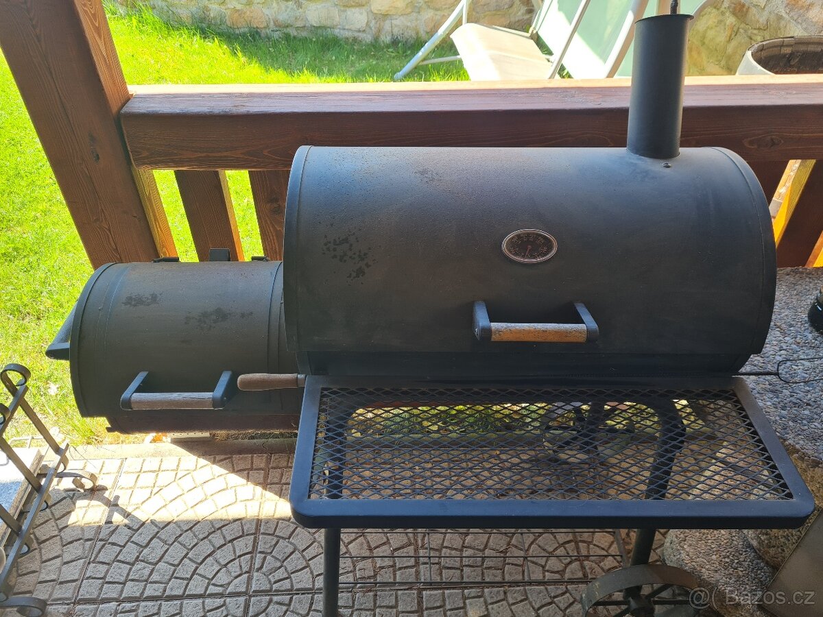 Gril lokomotiva s udírnou s teploměrem