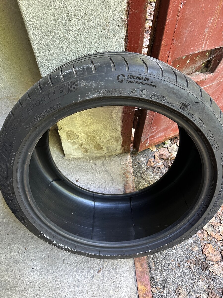 19" 275/35/19 100Y Michelin Pilot Sport 4S