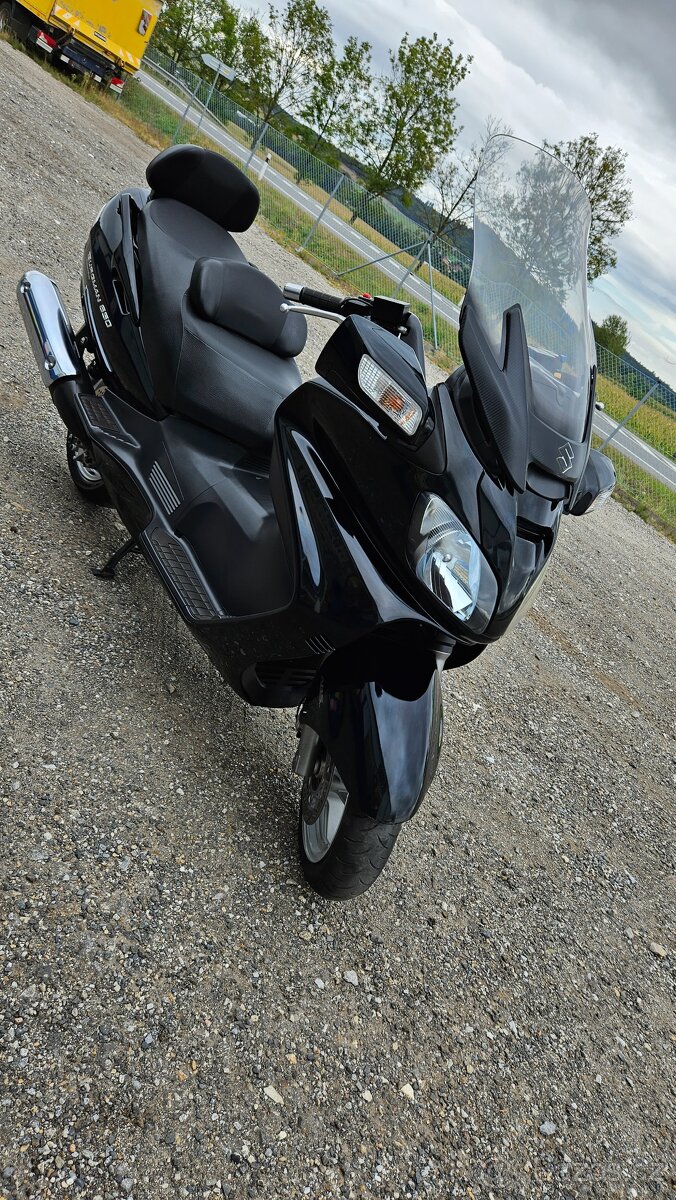 Suzuki Burgman 650 Executive ,top stav