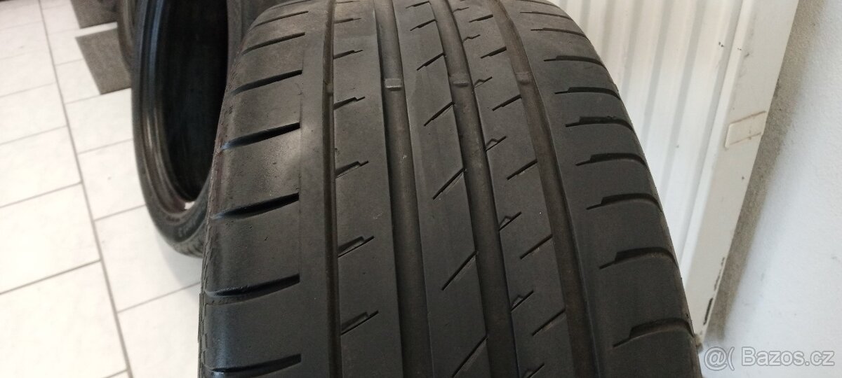 Pneu 235/45 R17