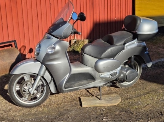 Aprilia Scarabeo 500 ABS. Na díly - Jen díly Rok 2003