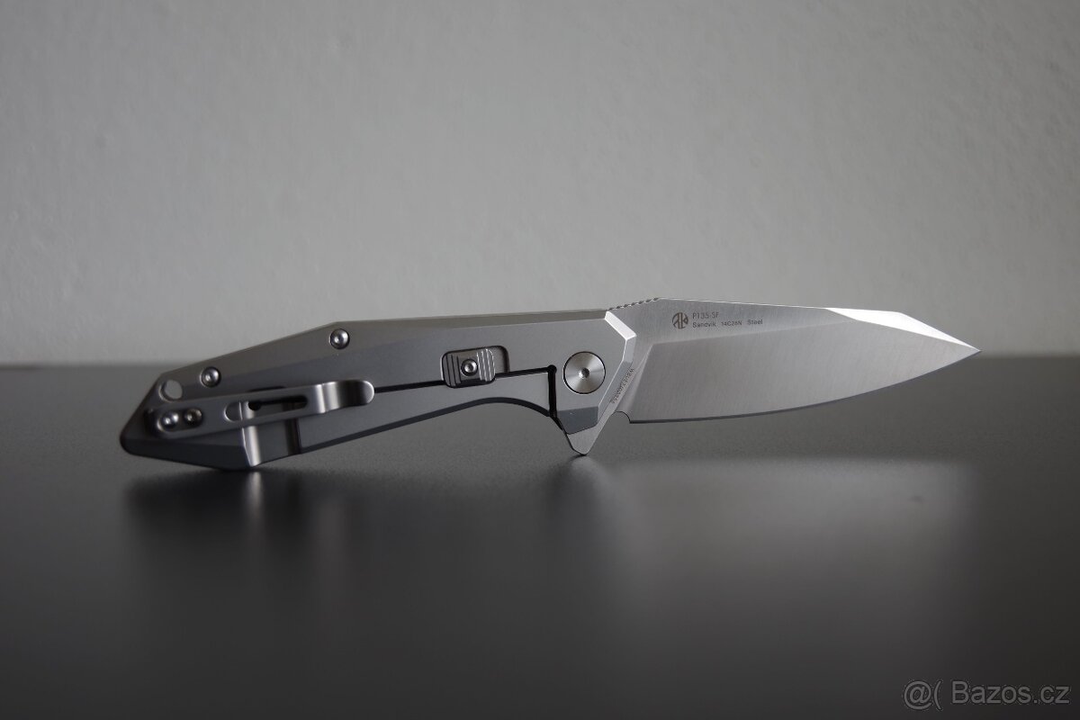 Kapesný nůž Ruike P135, nový