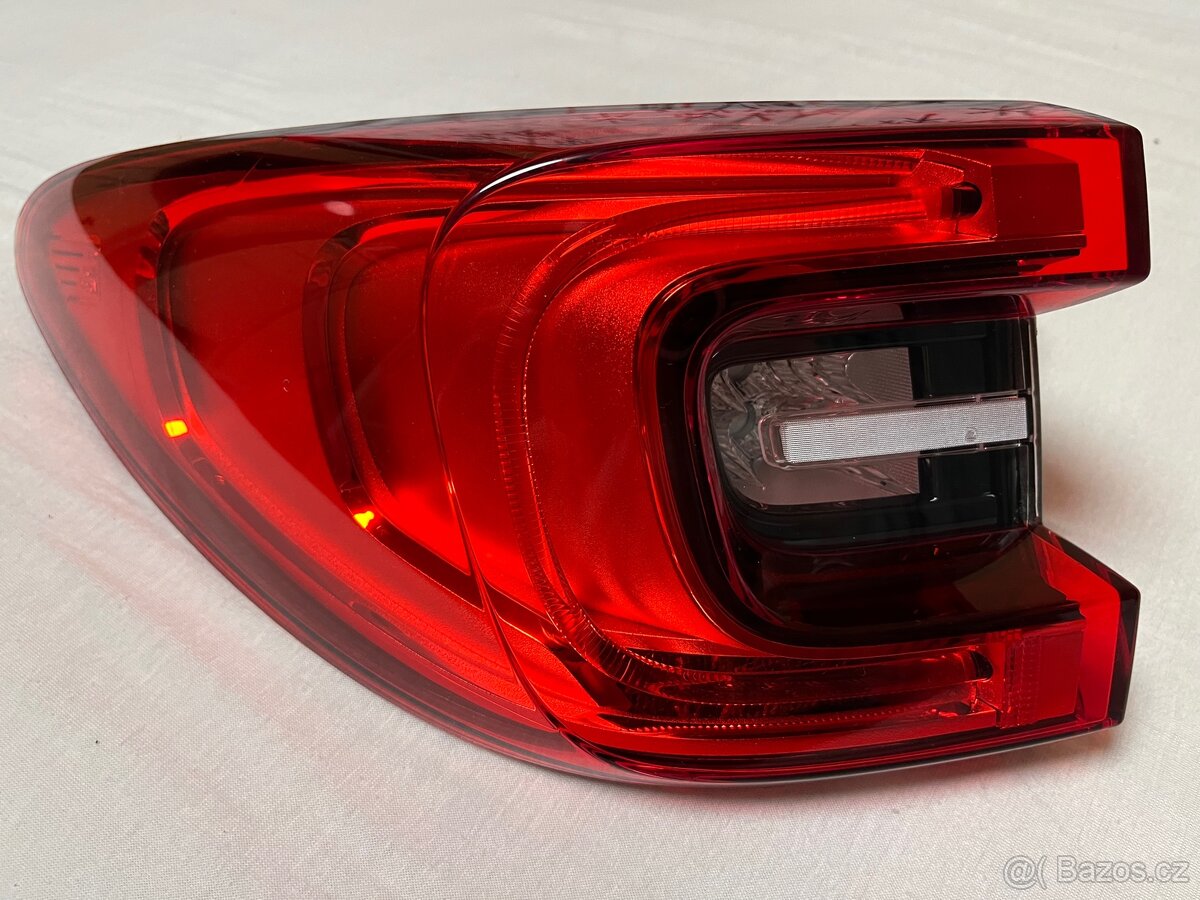 Renault Kadjar - levé zadní světlo