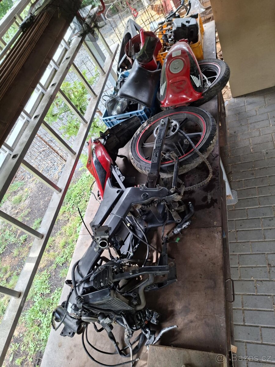 Honda cbr 125 r (náhradní díly)