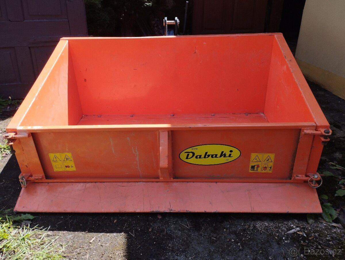 Přepravní bedna (box) za traktor