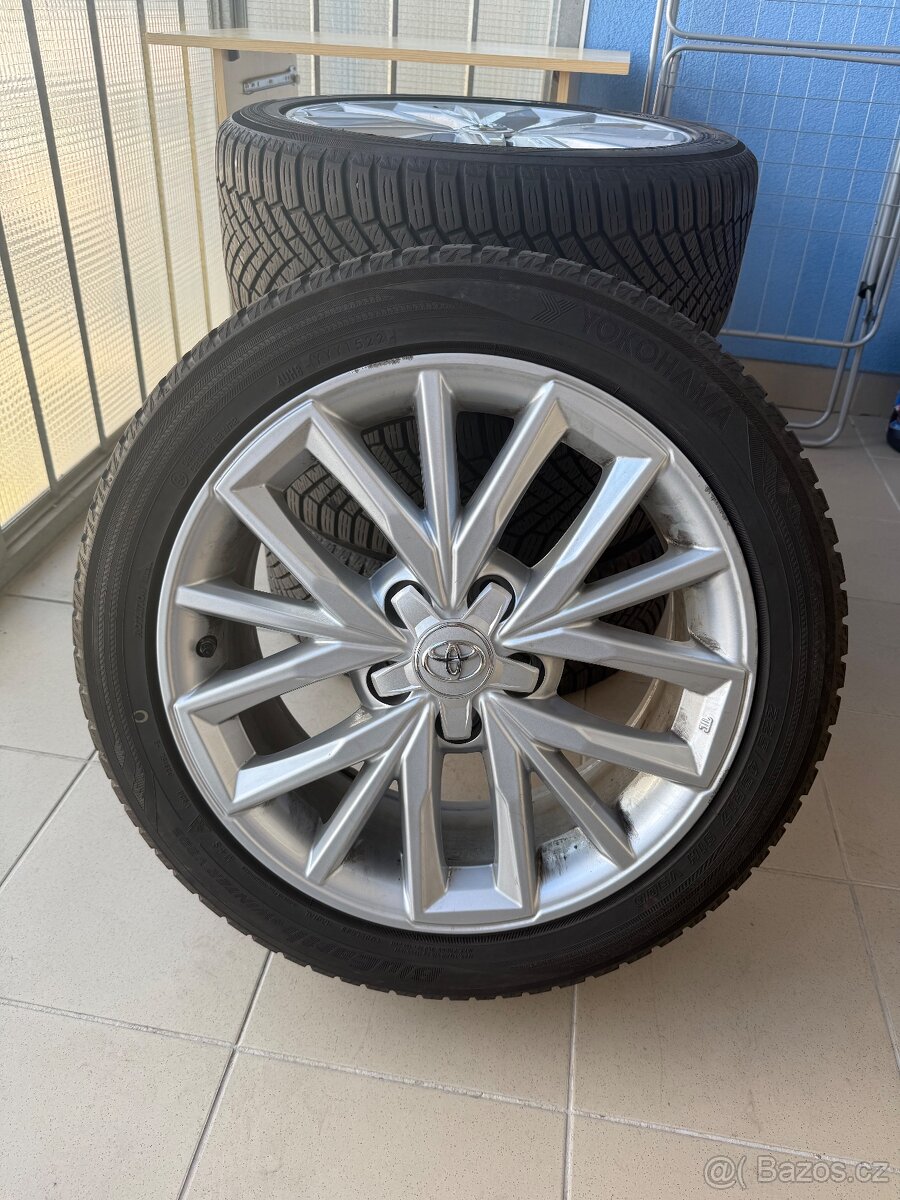 Toyota Corolla R17 Zima
