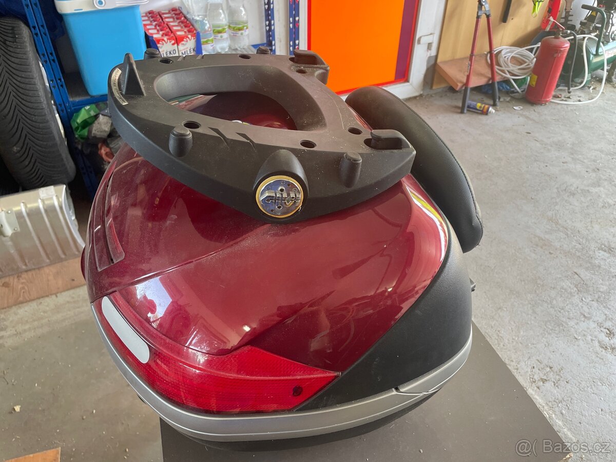 Kufr na motorku GIVI