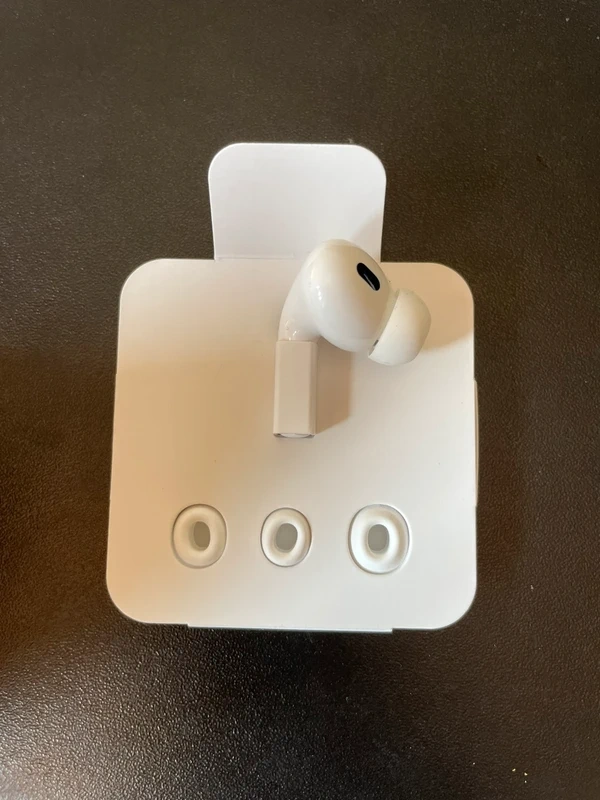 Sluchátko Lightning levé Apple AirPods Pro (2. generace)